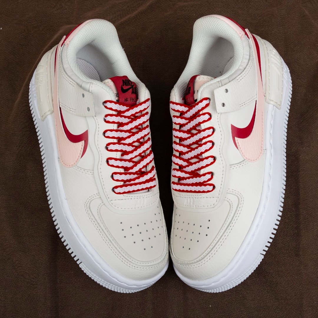 Nike Air Force 1 作为球