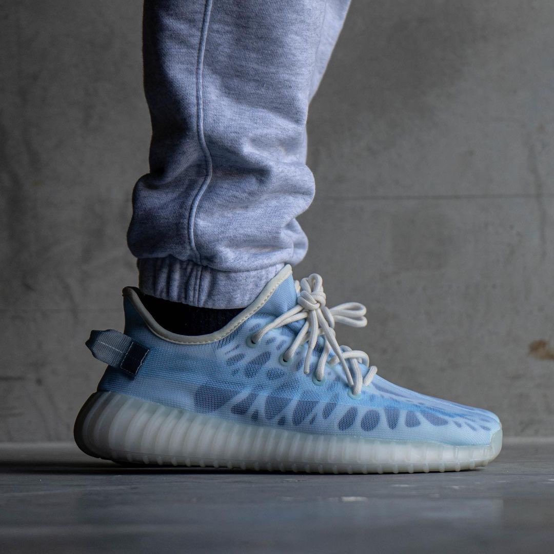 近期主要还是围绕着 YEEZY 为主，新
