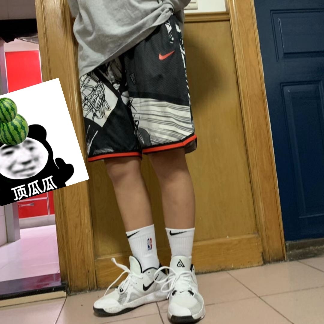 打篮球脚感超好
