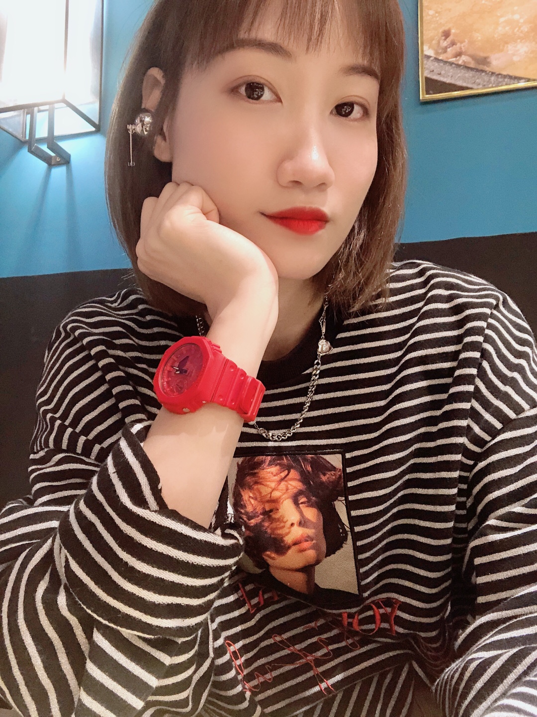 表盘设计：夜光指针有点鸡肋，白天吸光是挺