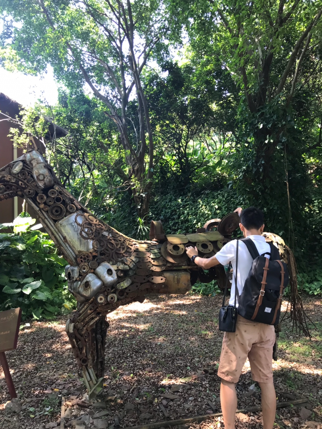 黑色有点粘毛，整体做工靠谱，大小也很合适