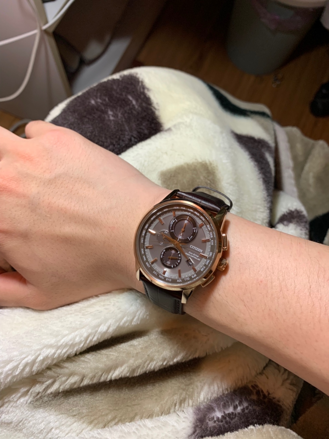 只能说低调且不失内涵，好看又实用，精致！