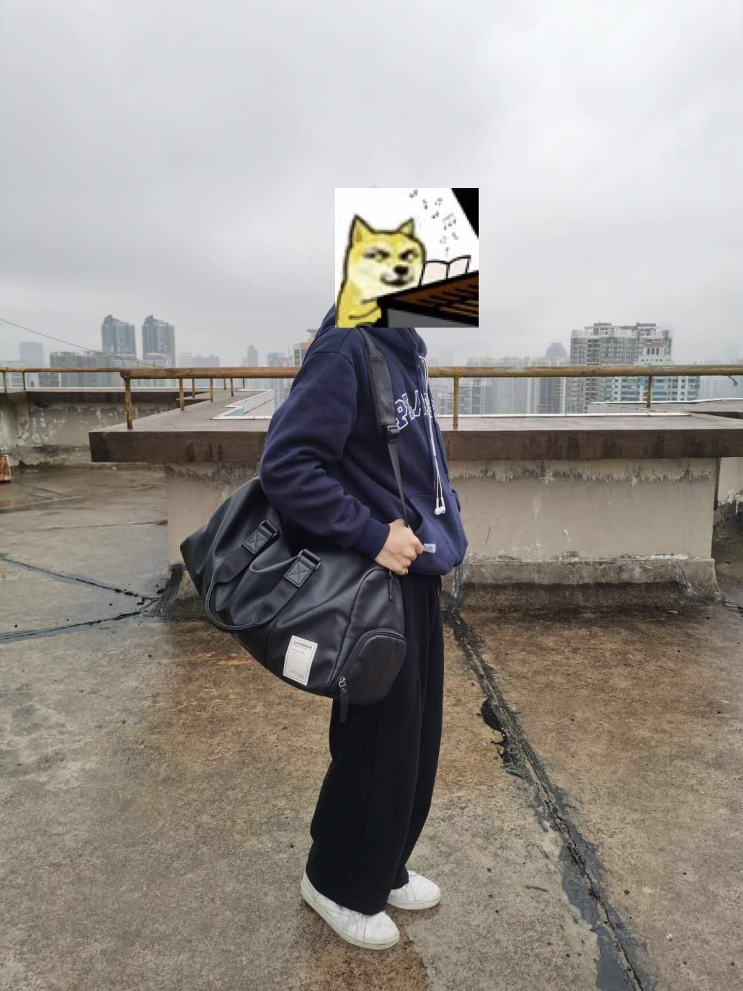 很喜欢呀，很酷很实用。跟描述没什么出入，