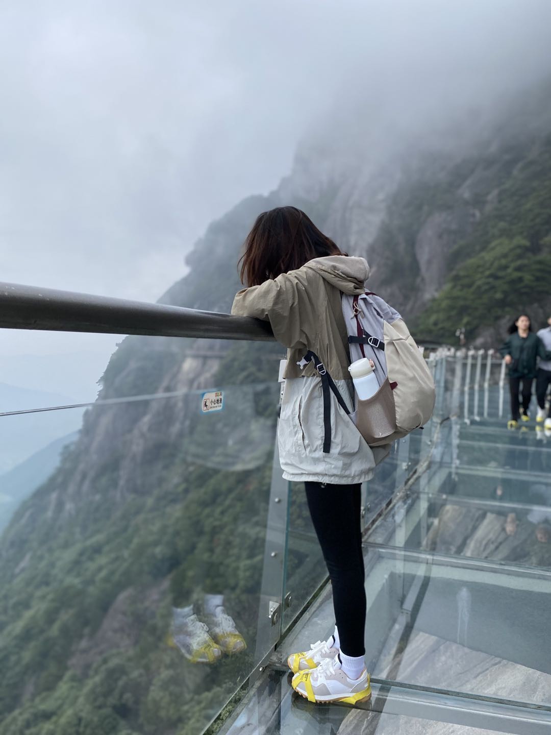 书包容量大 特意去武功山旅游买的 满意