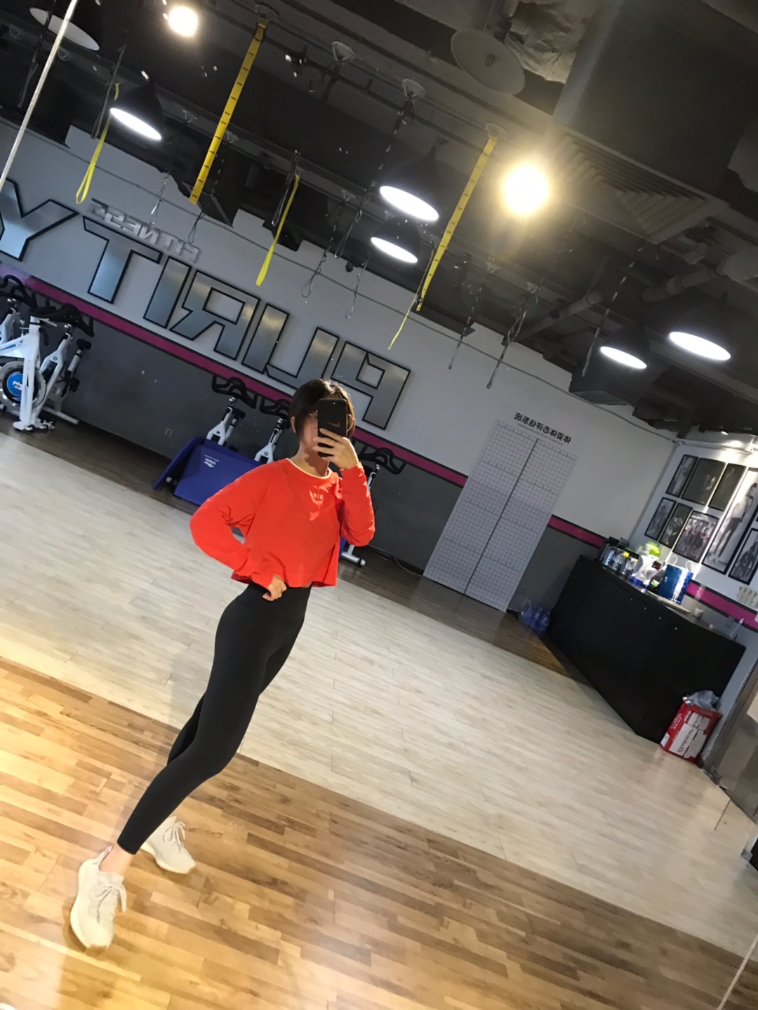 Nike新出这款真的好舒服，颜色是碳黑的