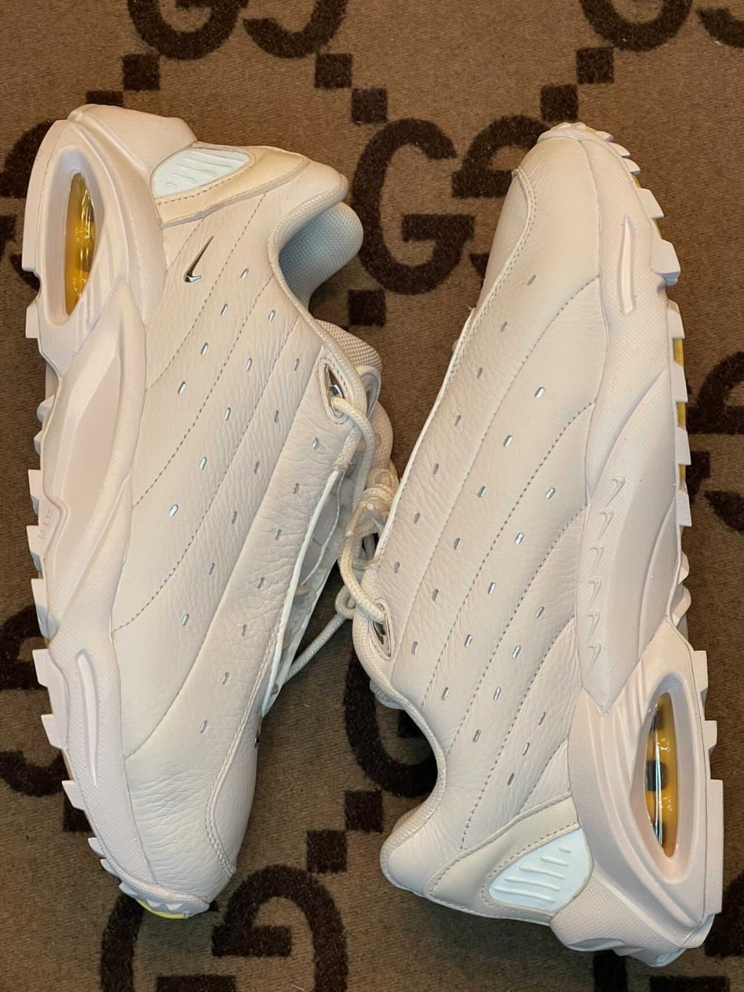 Drake x Nike 联名鞋再曝新配