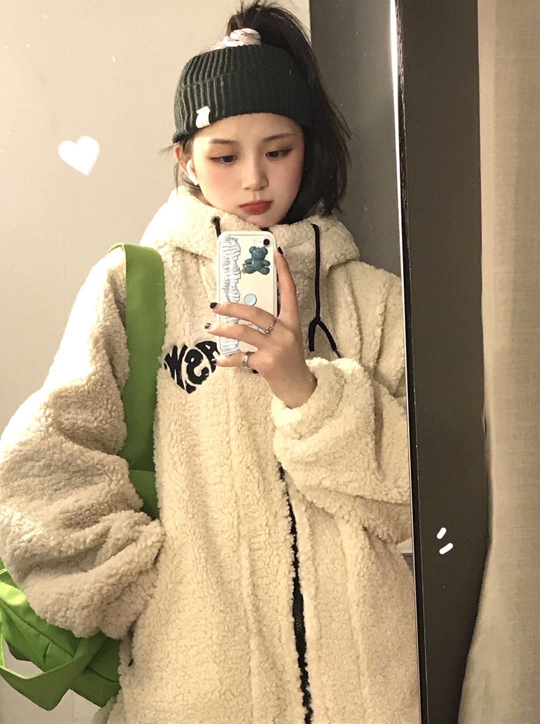 超级百搭的包包，很轻便，日常出门背都叭戳