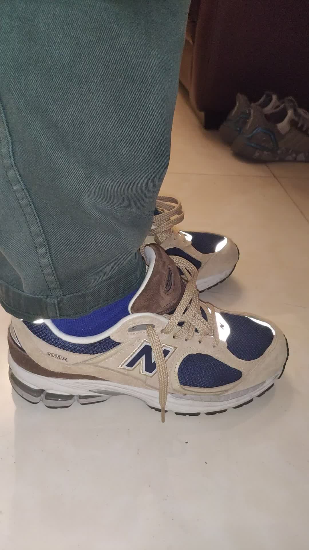New Balance 2002r