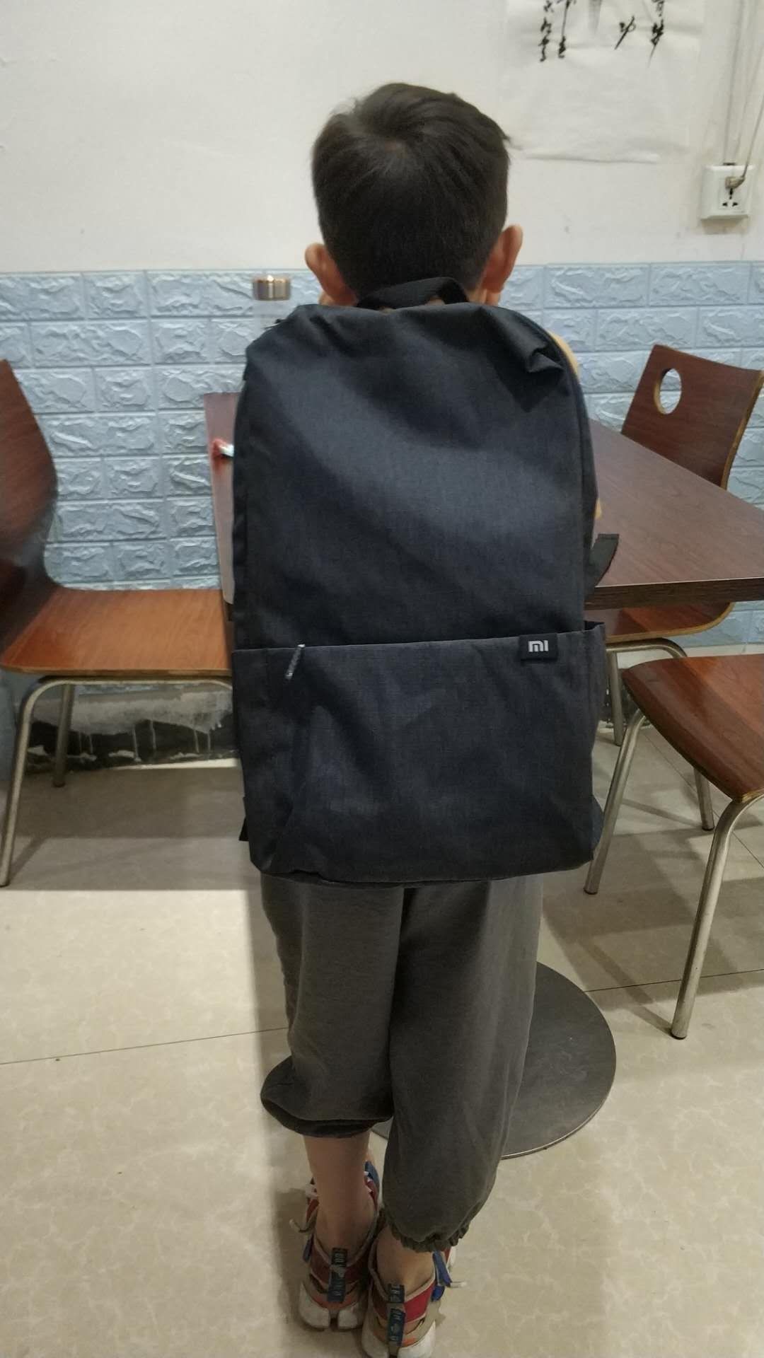 15升大小正合适，特别轻，容量大，出门携