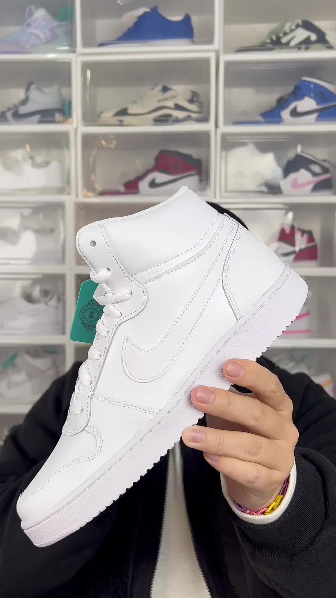 300块可以买到Aj1了？