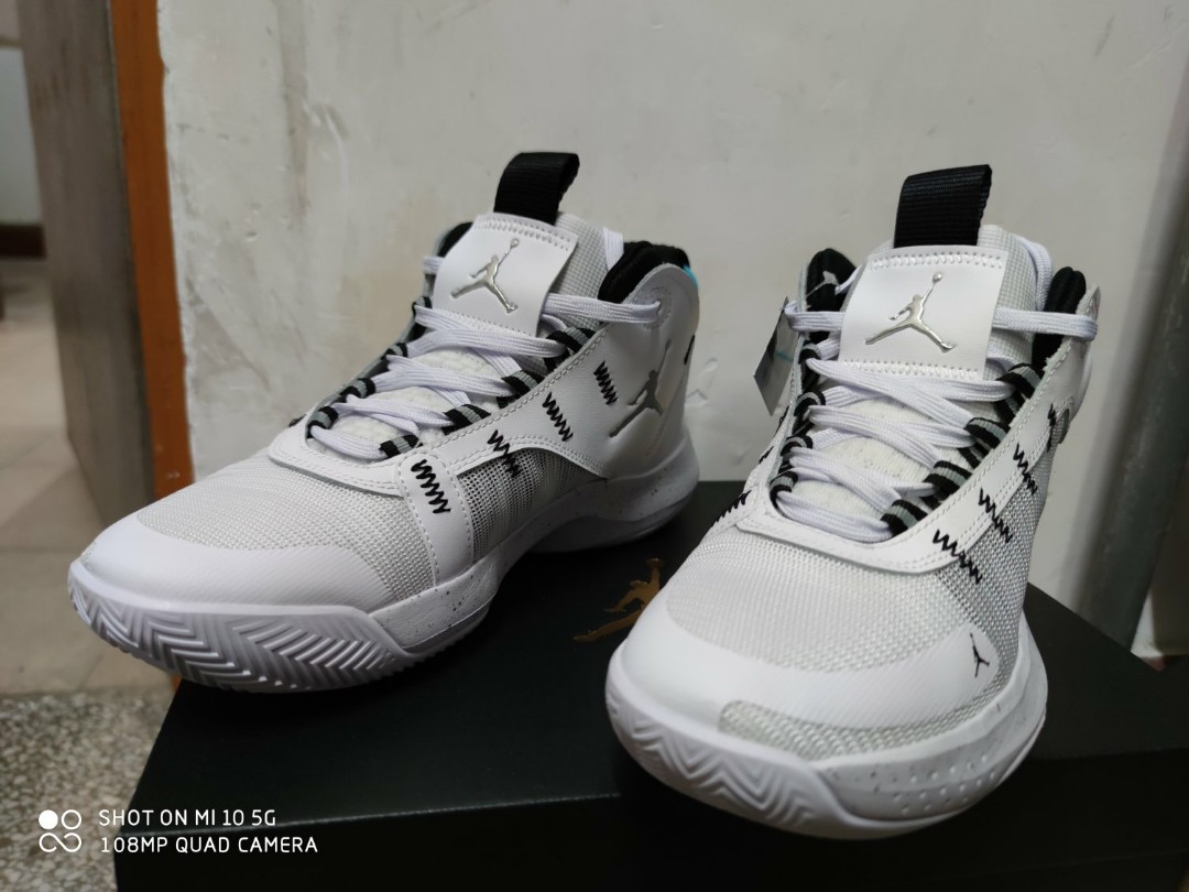 前脚掌的zoom超级明显。这双鞋稍微要买