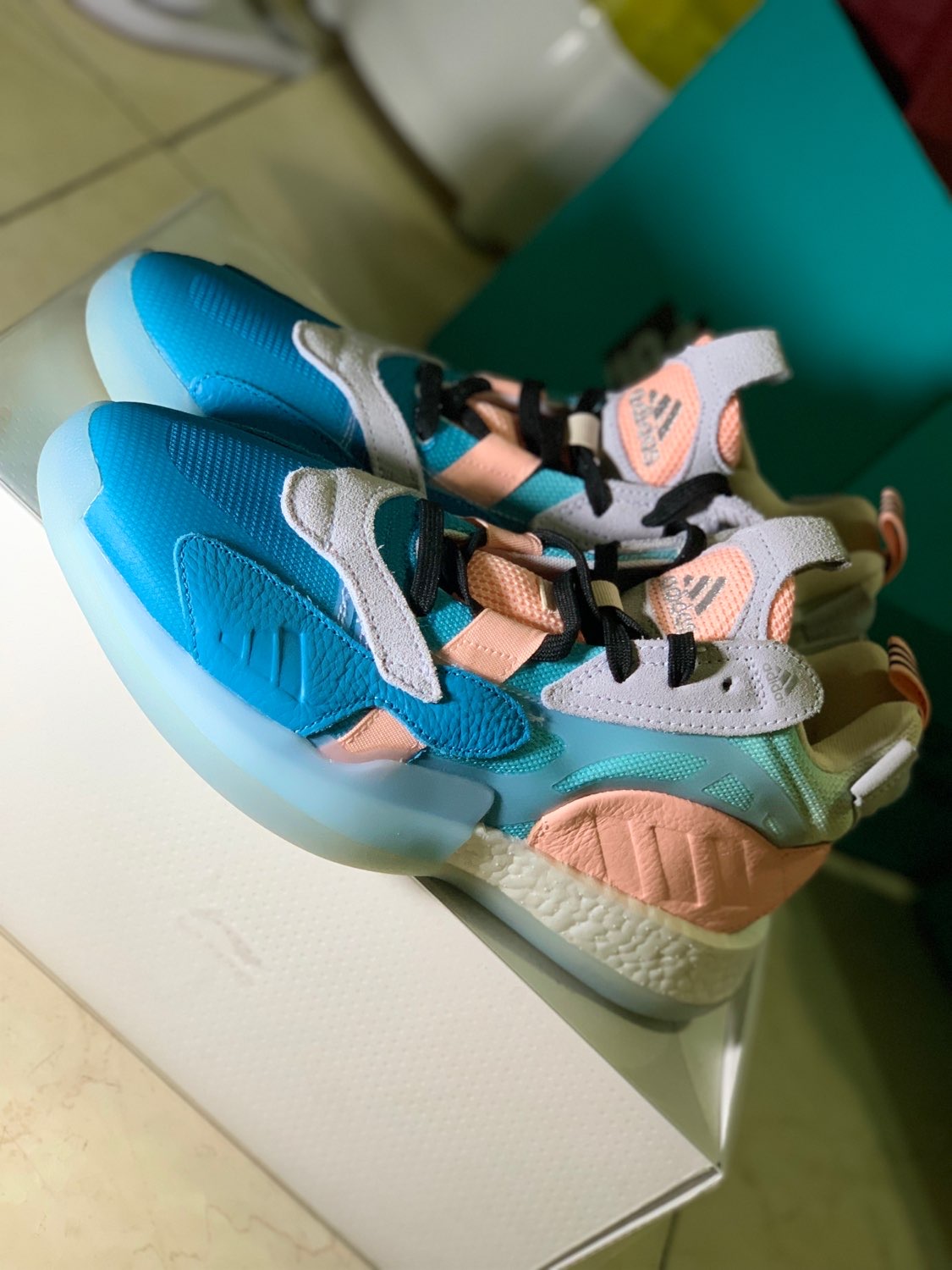 👟鞋款名称
adidas ZoneBoo