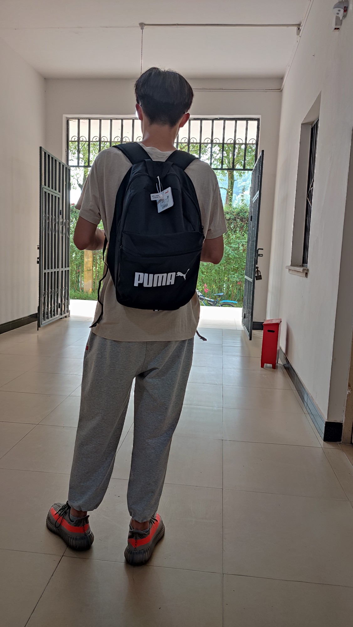 外观材质：上手质感不错 验了的确正品挺好