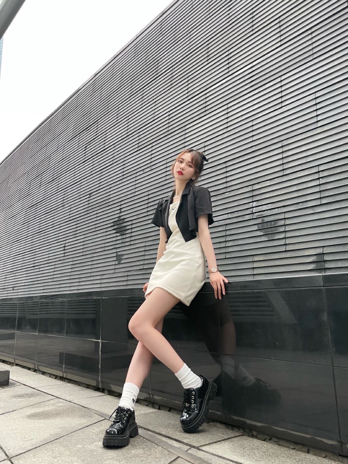周末去逛街啦！穿上了超级喜欢的小裙子👗，