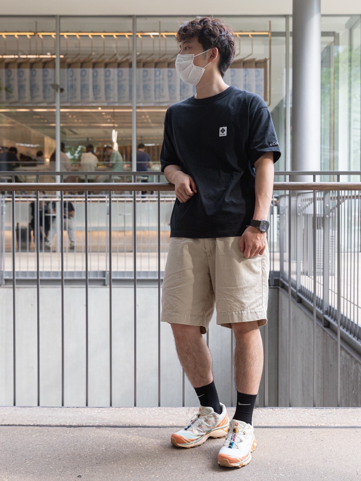 今年的夏天真的太离谱了吧，风吹过来连眼球