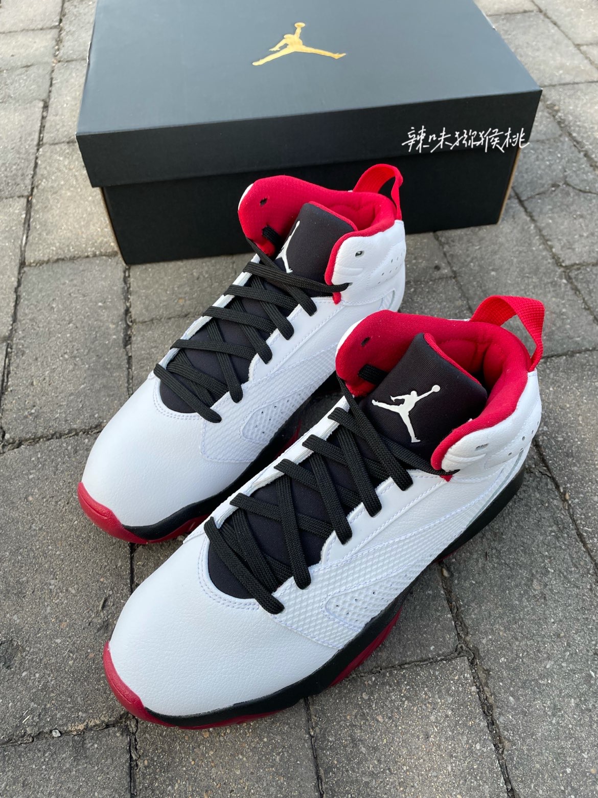 🏀：Air Jordan LiftOff