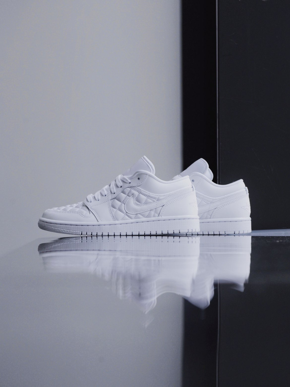 此番，迎来一款全新的 WMNS Air 