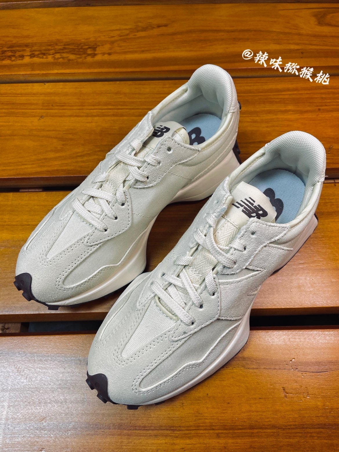 👟：New Balance 327系列 