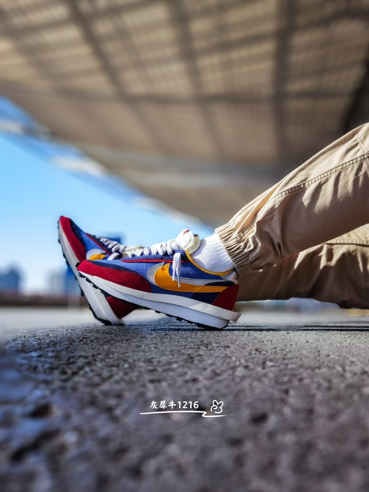 单品名：Sacai x Nike LDV