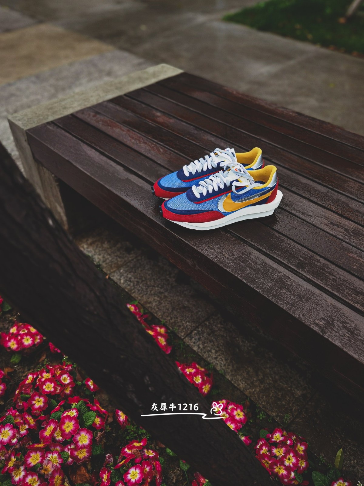 单品名：Sacai x Nike LDV