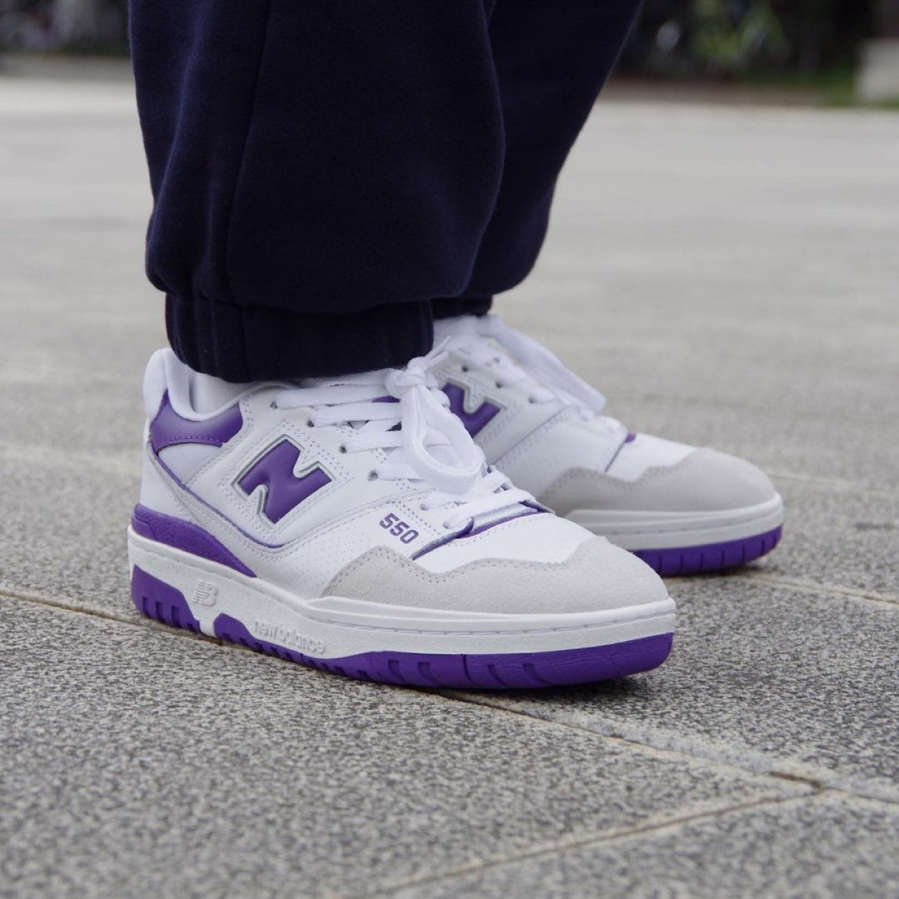 外观酷似 LV Trainer 系列鞋款