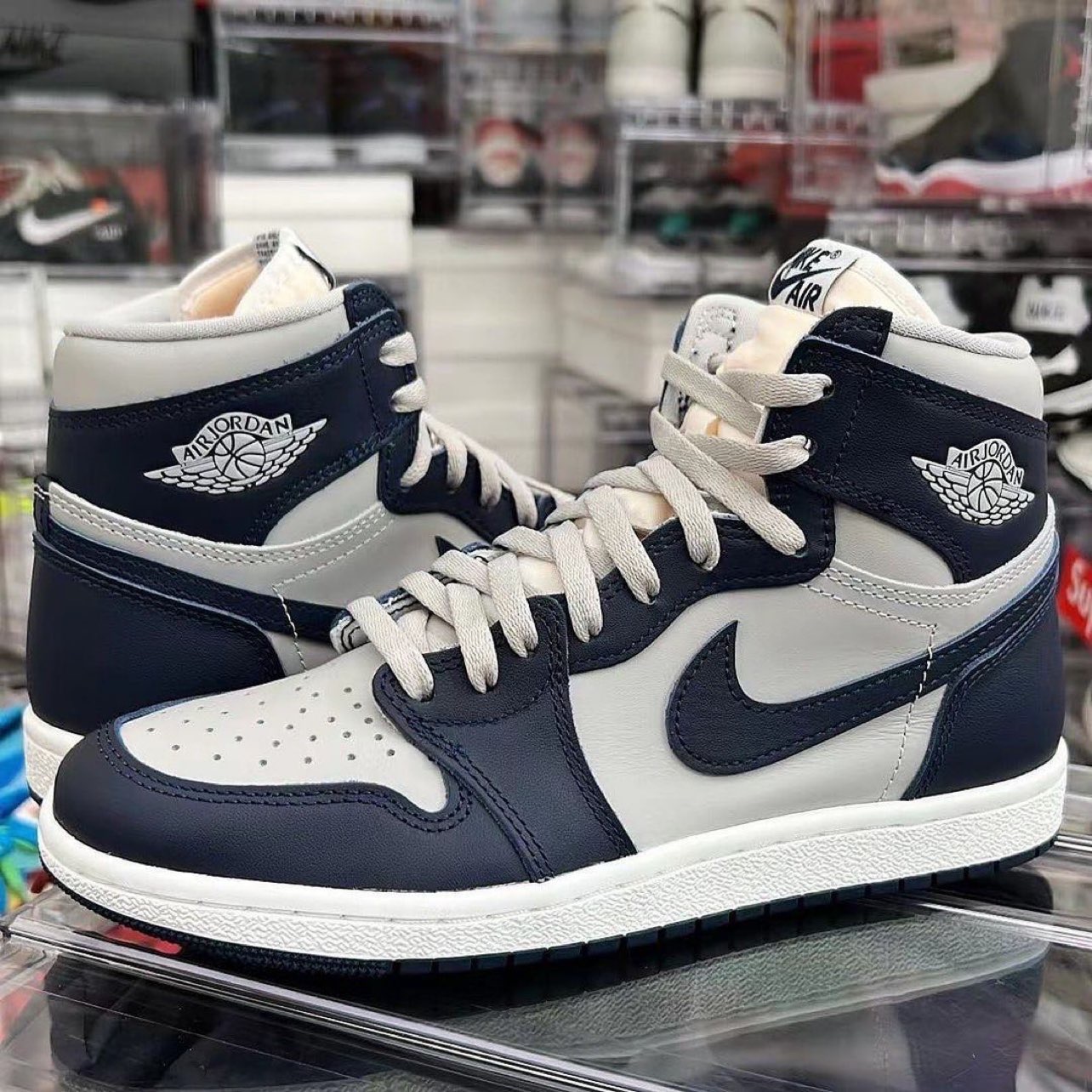 近日，一款 全新配色的 Air Jord