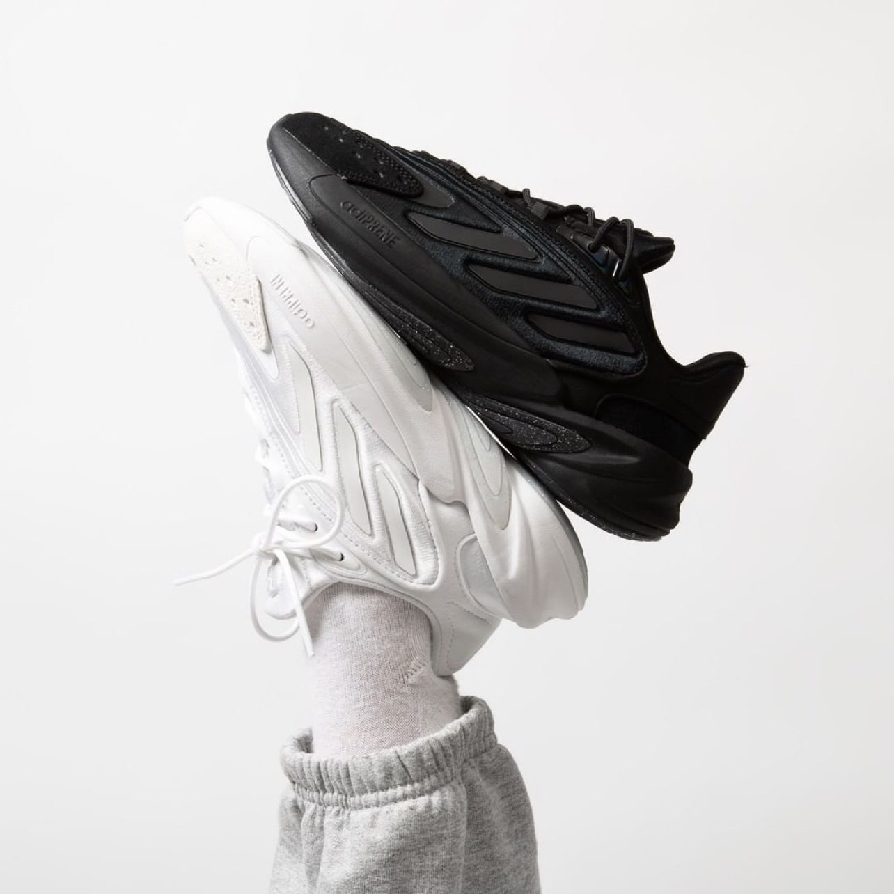 这个鞋款跟 YEEZY 700 MNVN