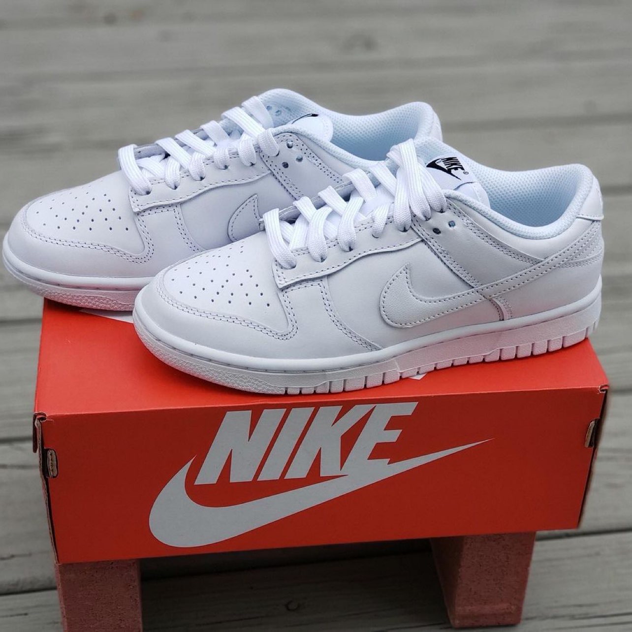Dunk Low 纯白配色实物曝光啦✔️