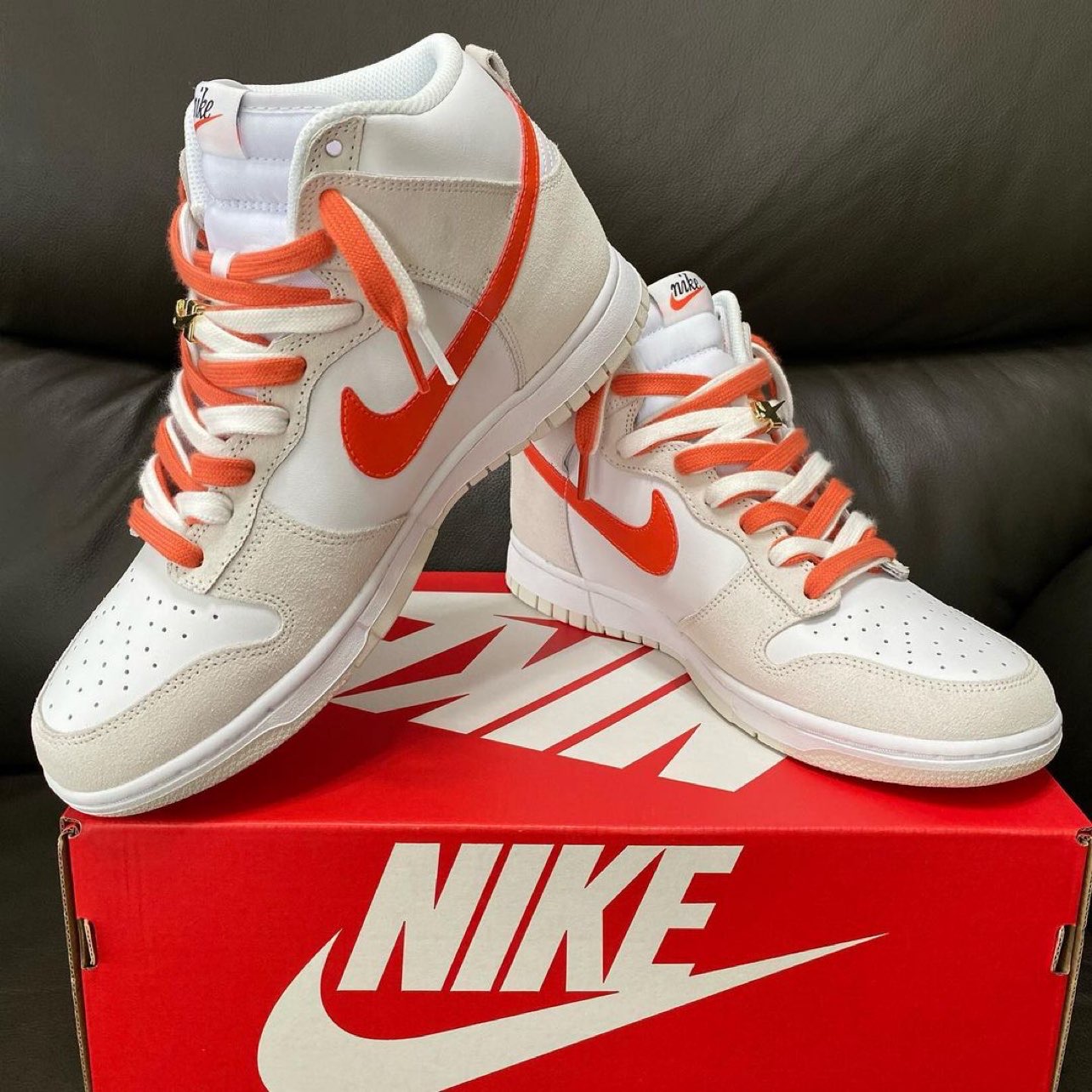 纪念 Nike Swoosh Logo 