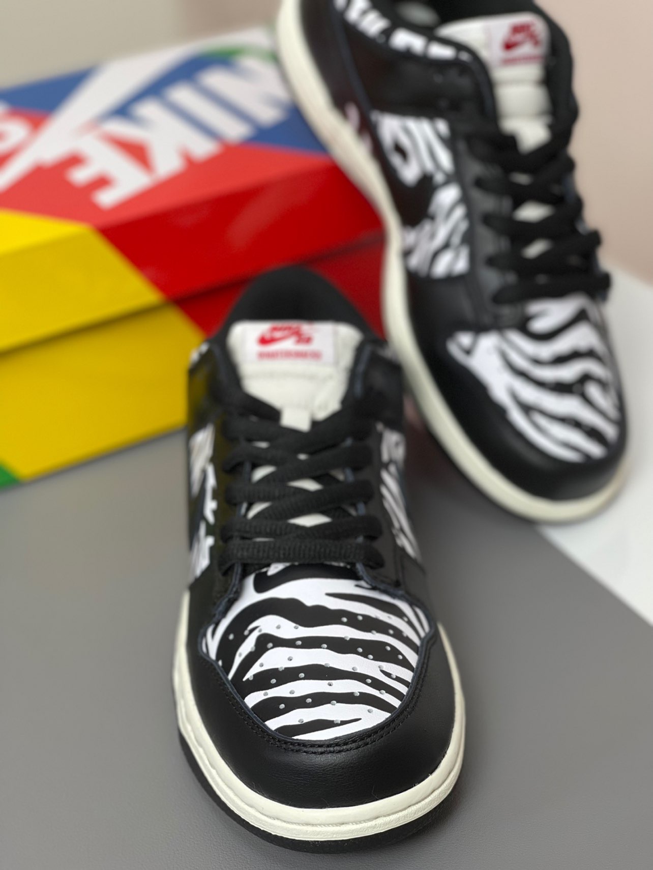 球鞋名称😀
Qs dunk sb斑马
入