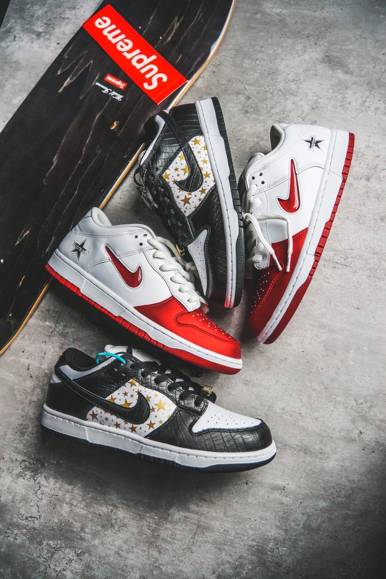 1.Supreme x Nike SB 