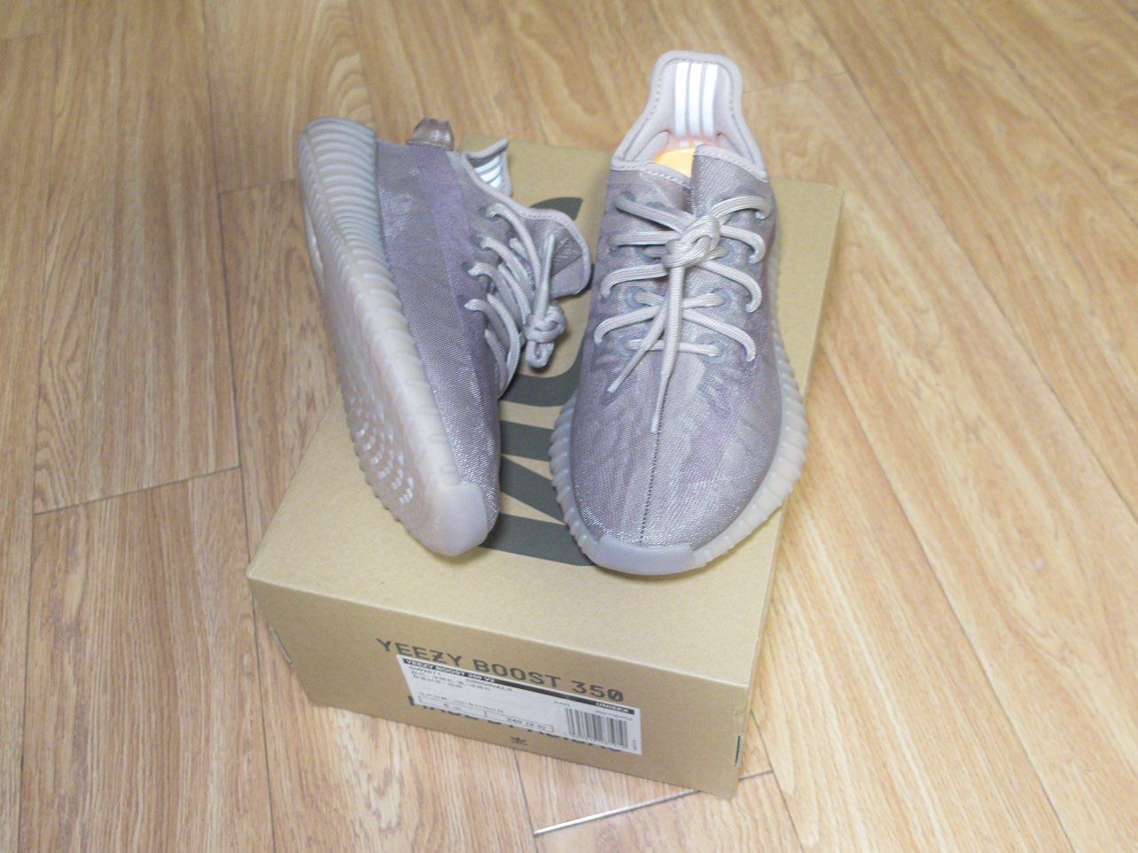 开箱一双 Yeezy Boost 350