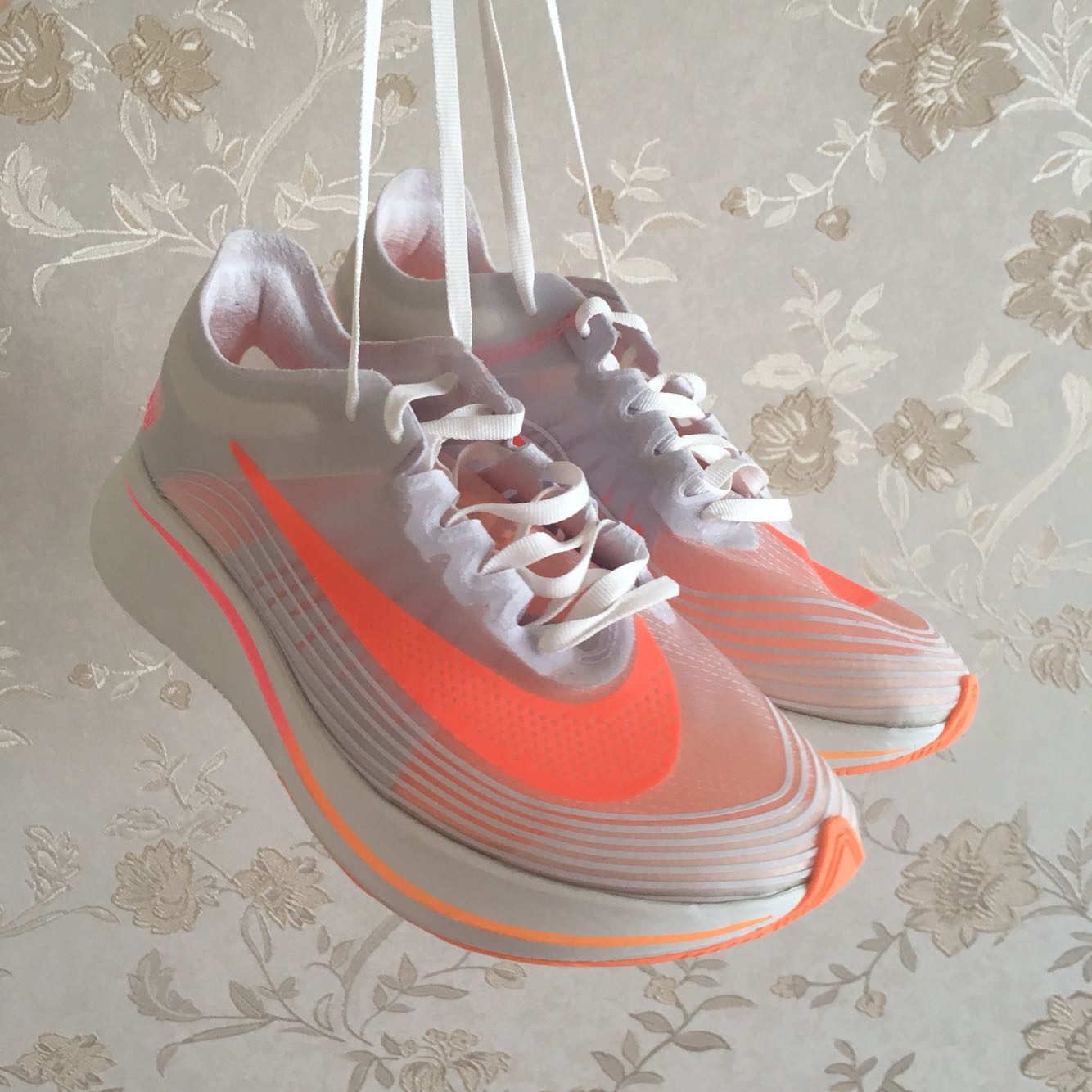nike zoom fly白橙
