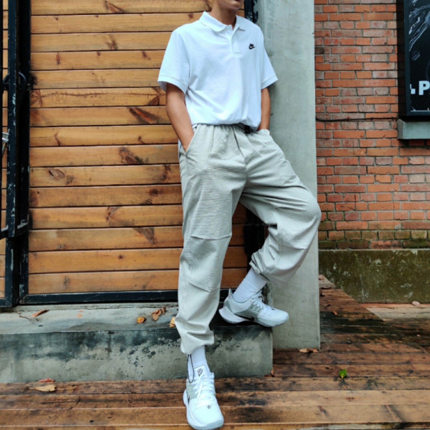 👨
👔 Nike Polo
👖
👞 