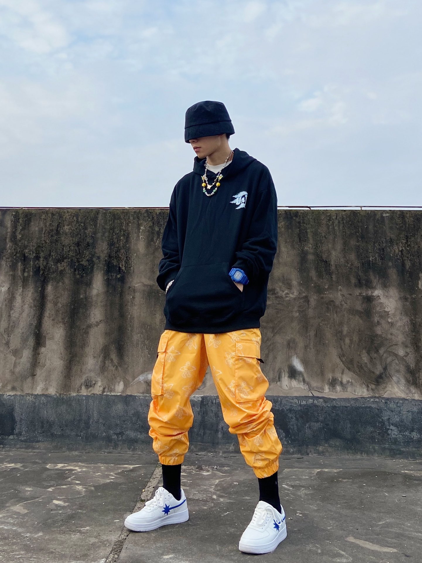 今天穿点亮色

上衣👔🔗：Aliens自