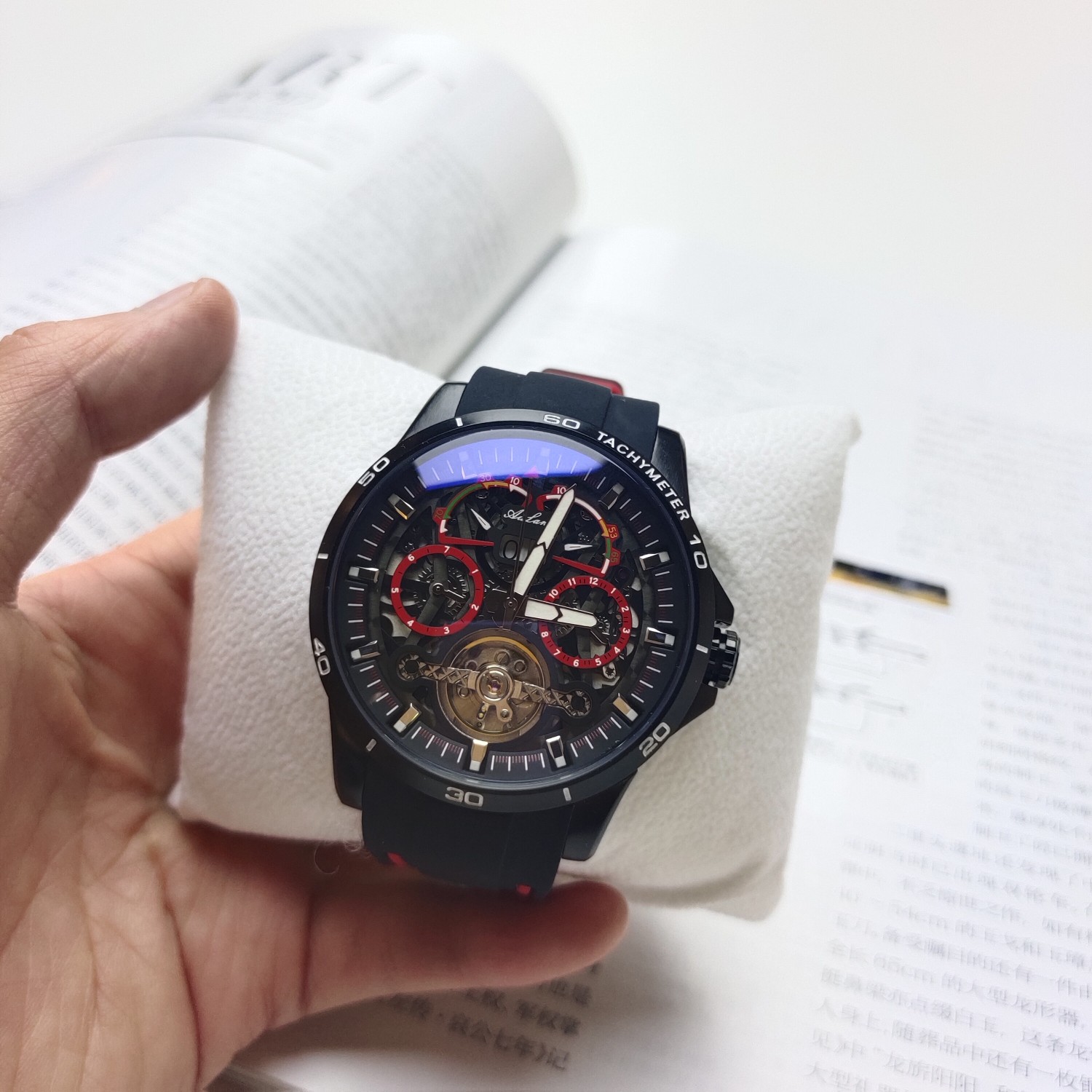 跟店家描述的一模一样，赠送了礼品，非常满