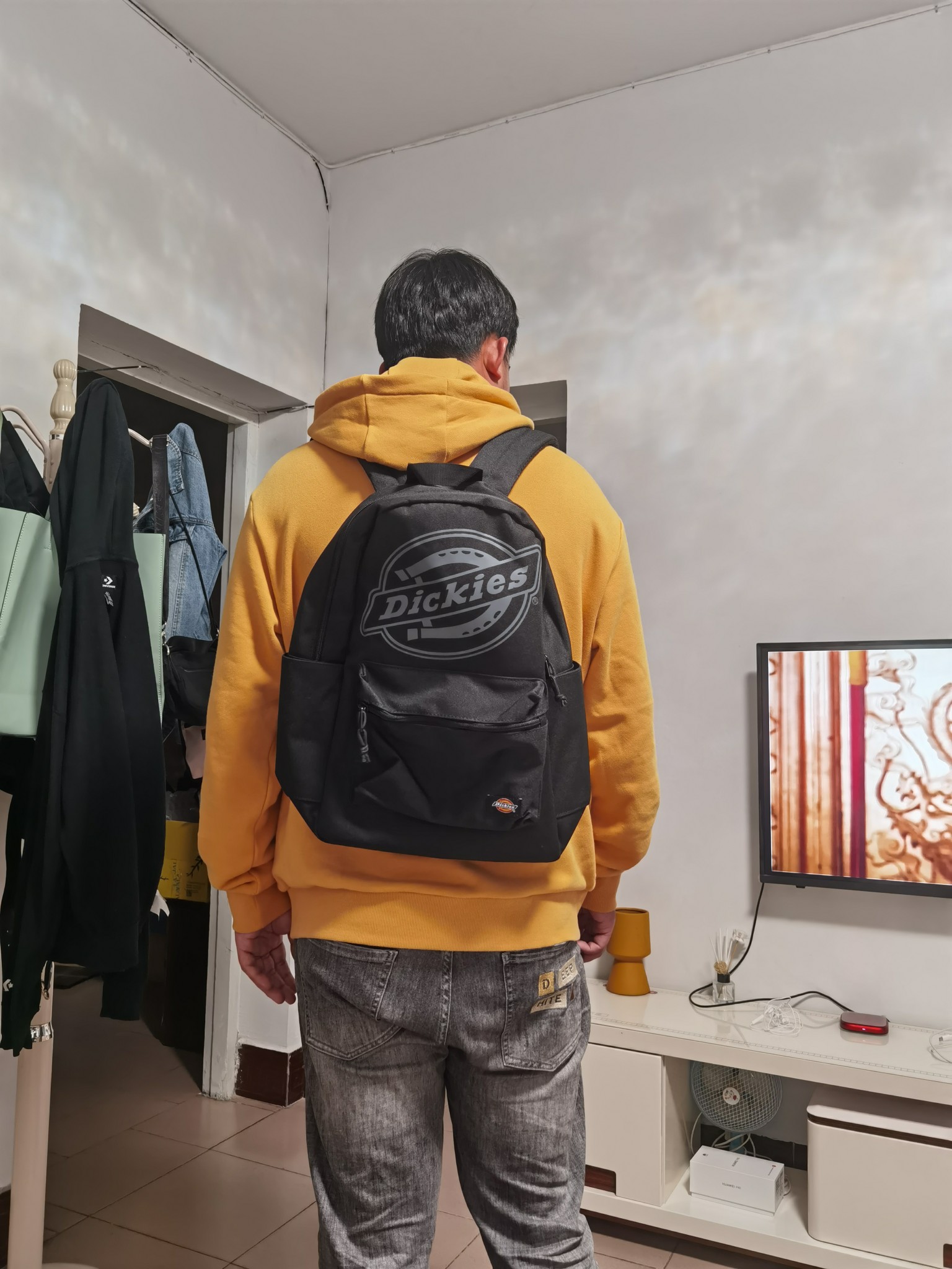 宝贝收到了，大小正合适，背上也很舒服，物