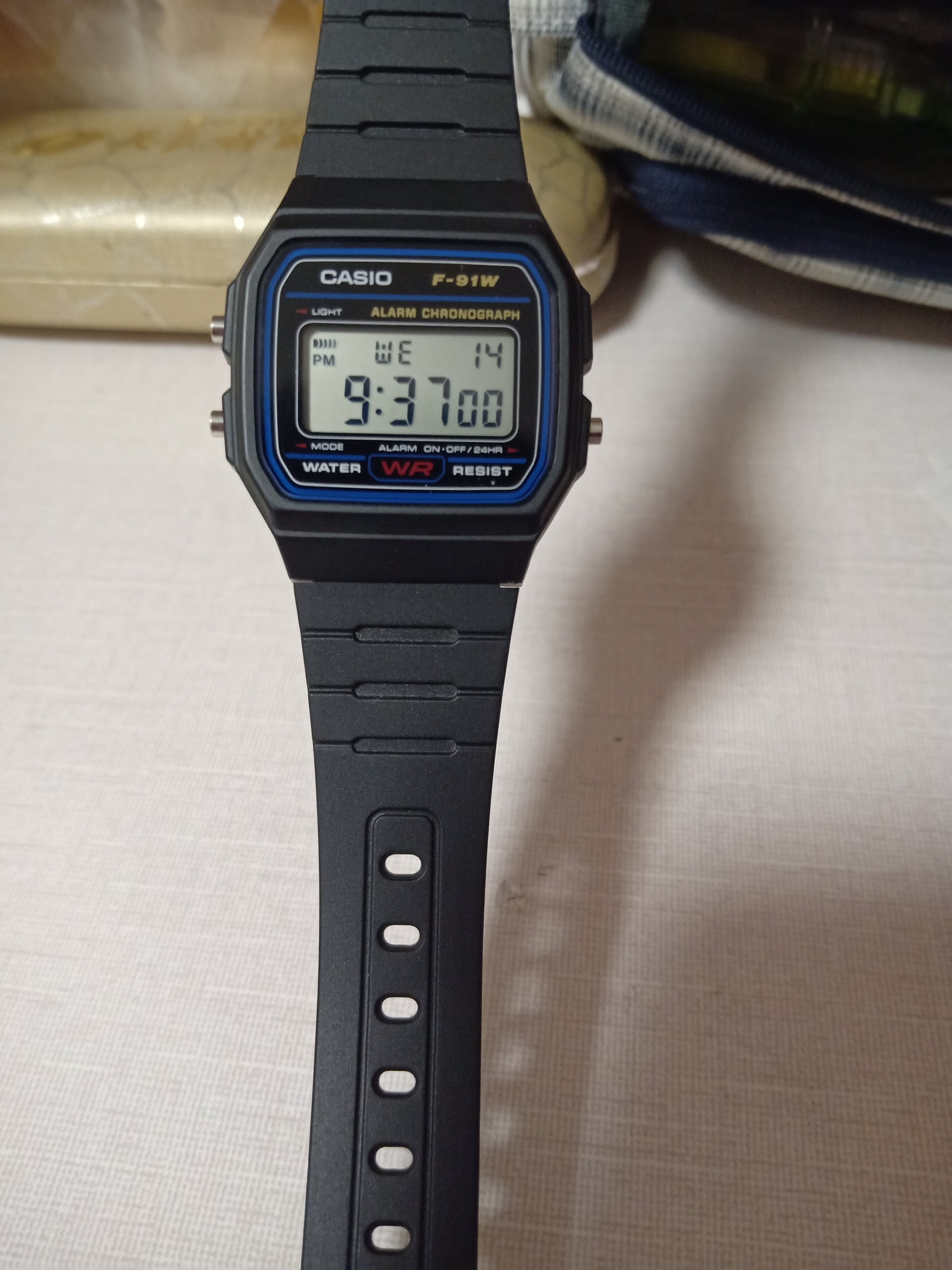 是正品!和照片一模一样，上手感超好