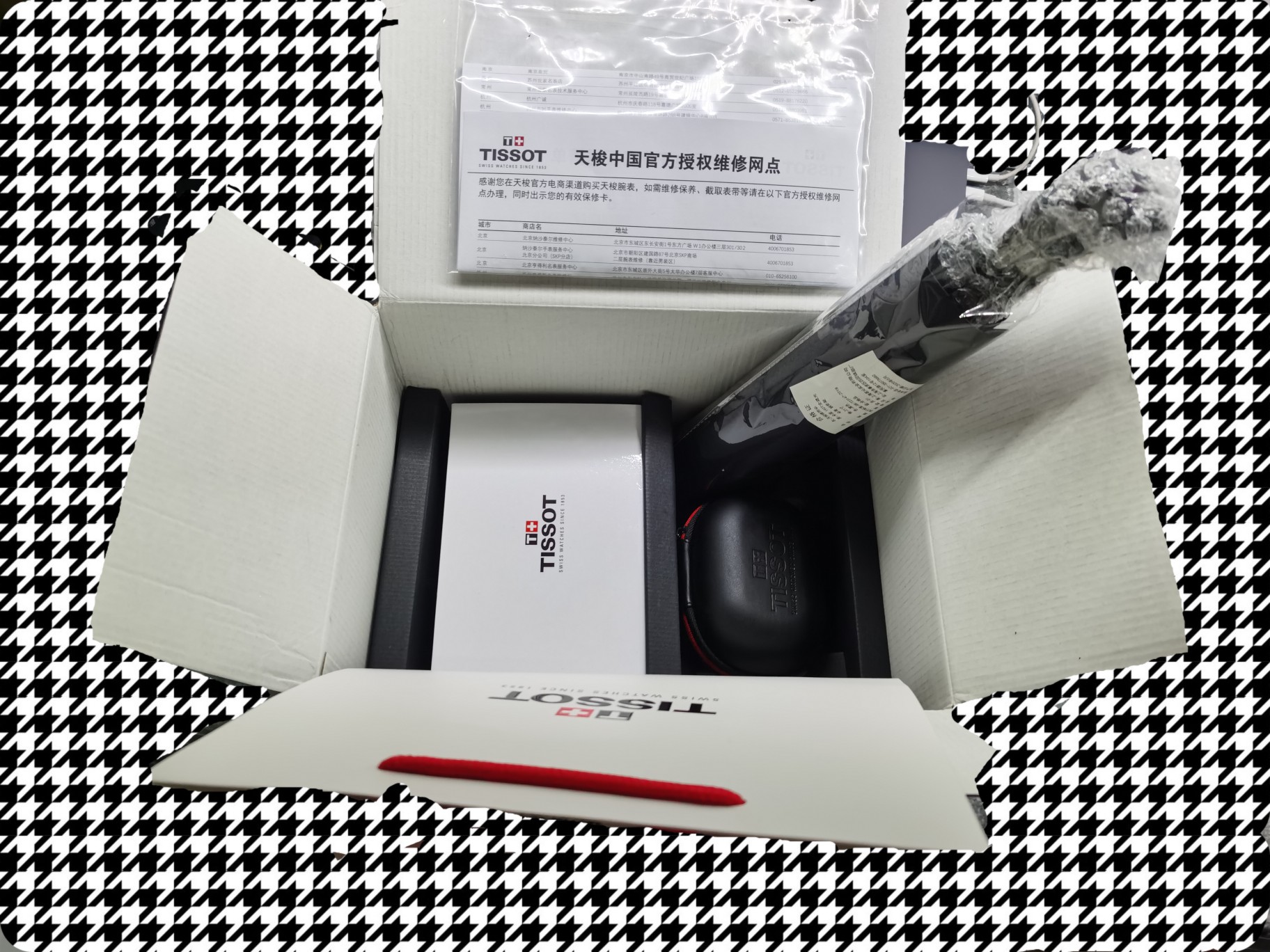 表盘简约，还是蓝色比较好看，整体质感还是