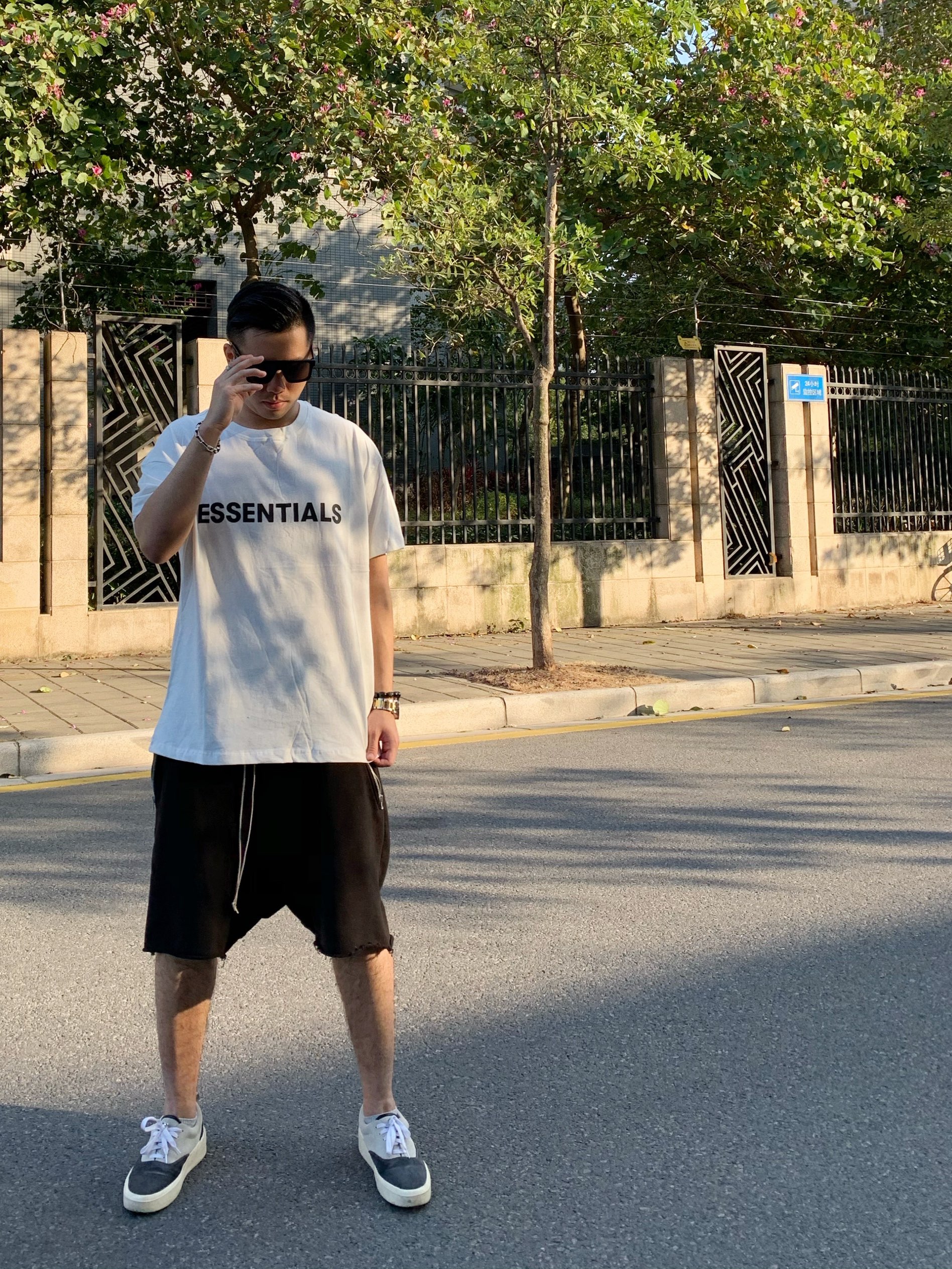 夏季单品首选就是Fear Of God 