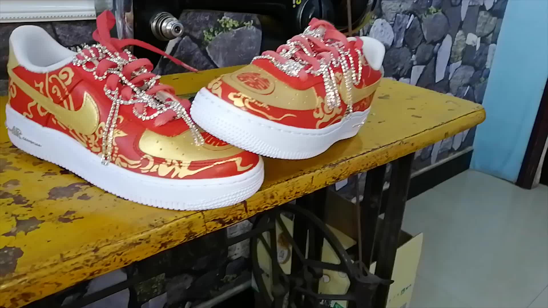 结婚非要穿球鞋?呐,婚鞋送你!