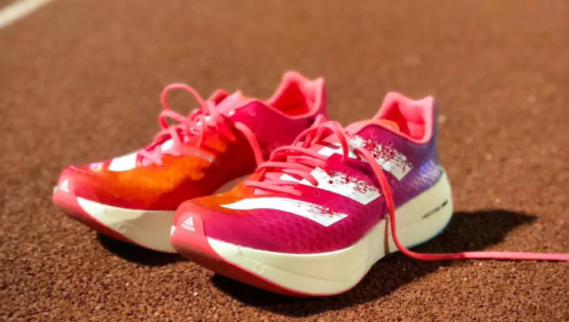 「入门跑友不配穿顶级跑鞋?」阿迪达斯厚底碳板跑鞋 Adidas Adizero Adios pro1