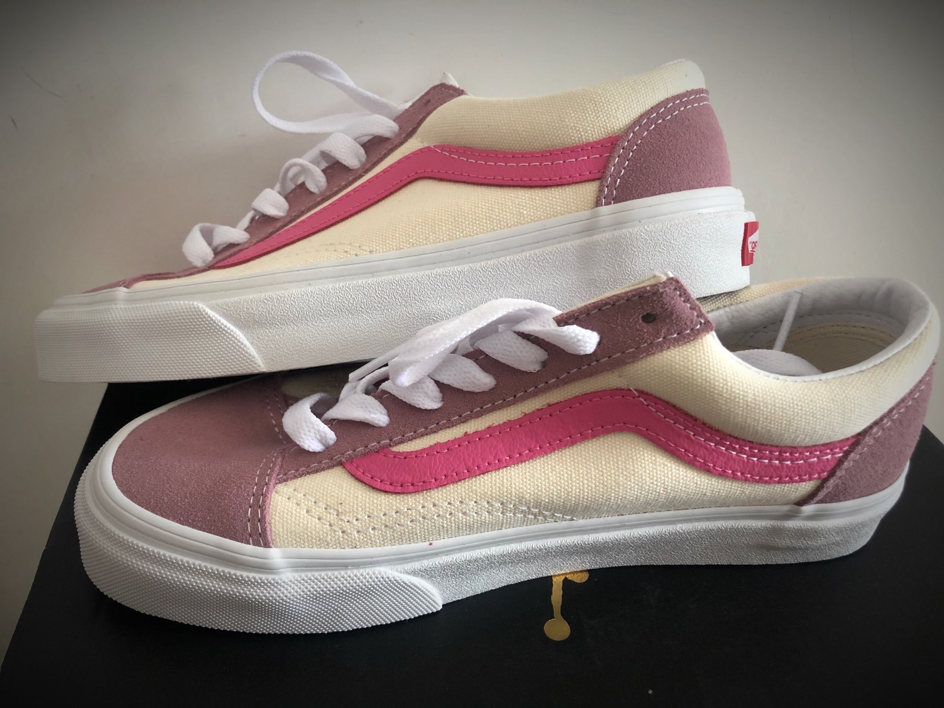 今天给大家推荐的鞋款👟：Vans桃子汽水
