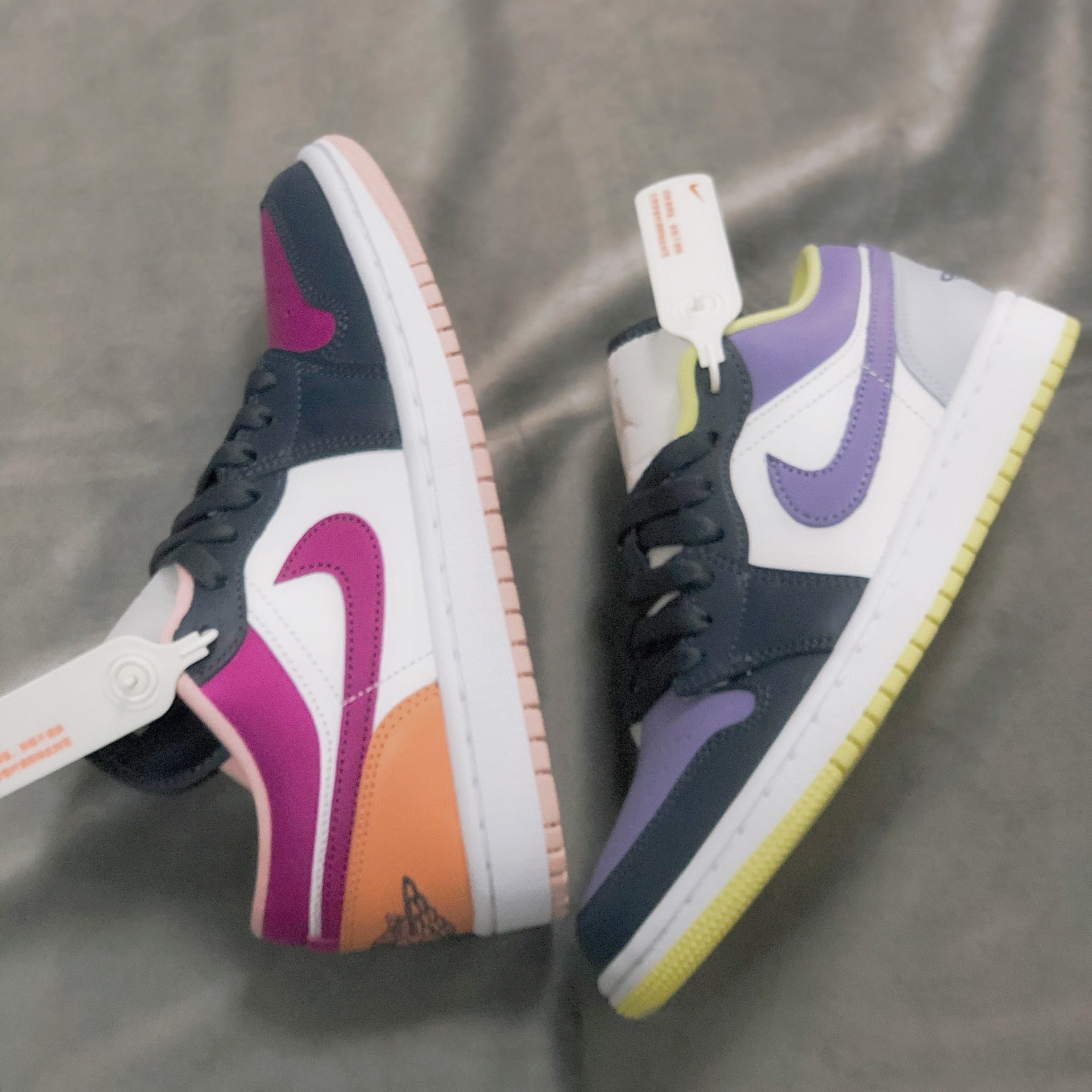 今天开箱的是aj1 low cactus