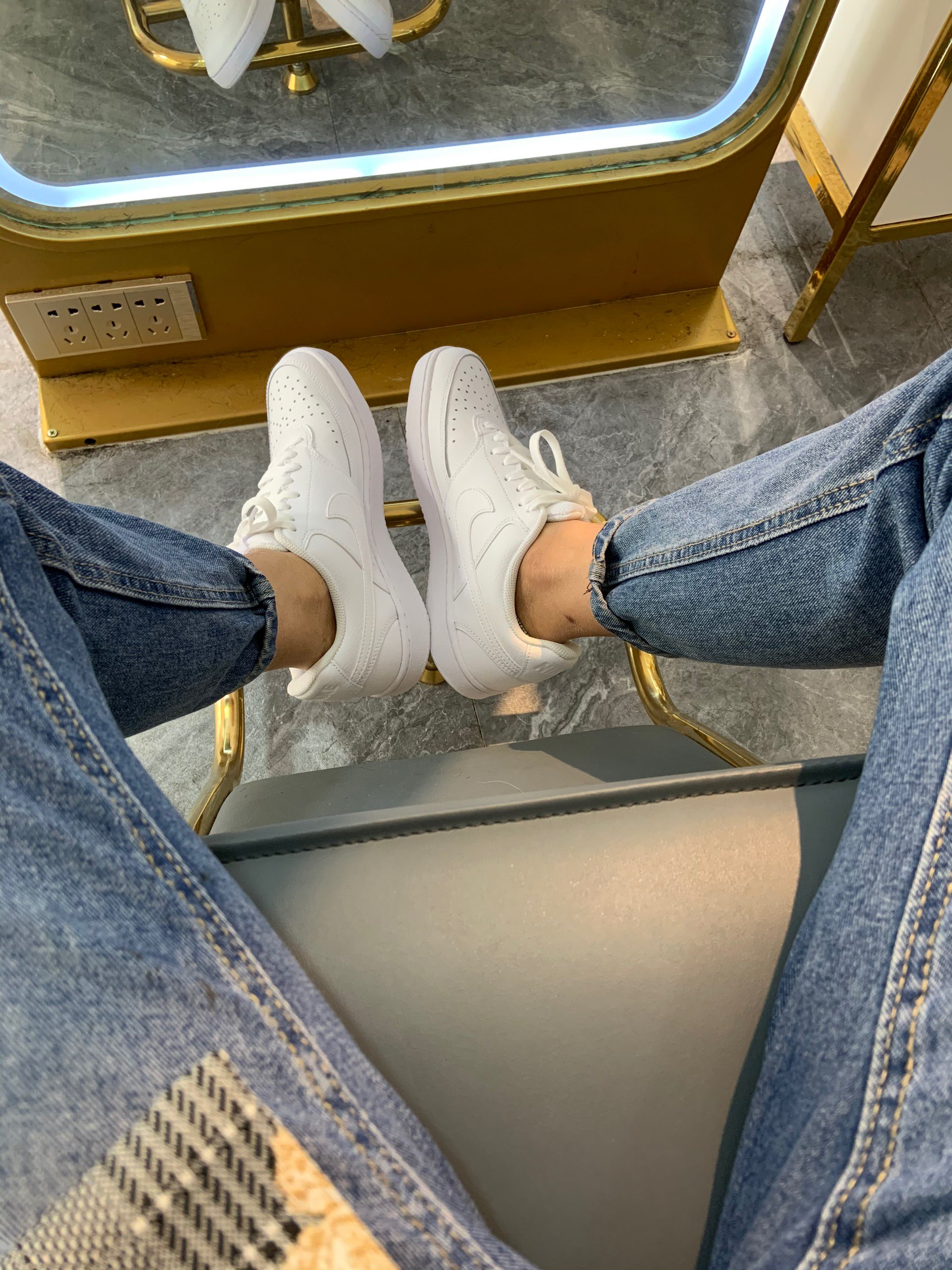 Nike Court Vision 纯白