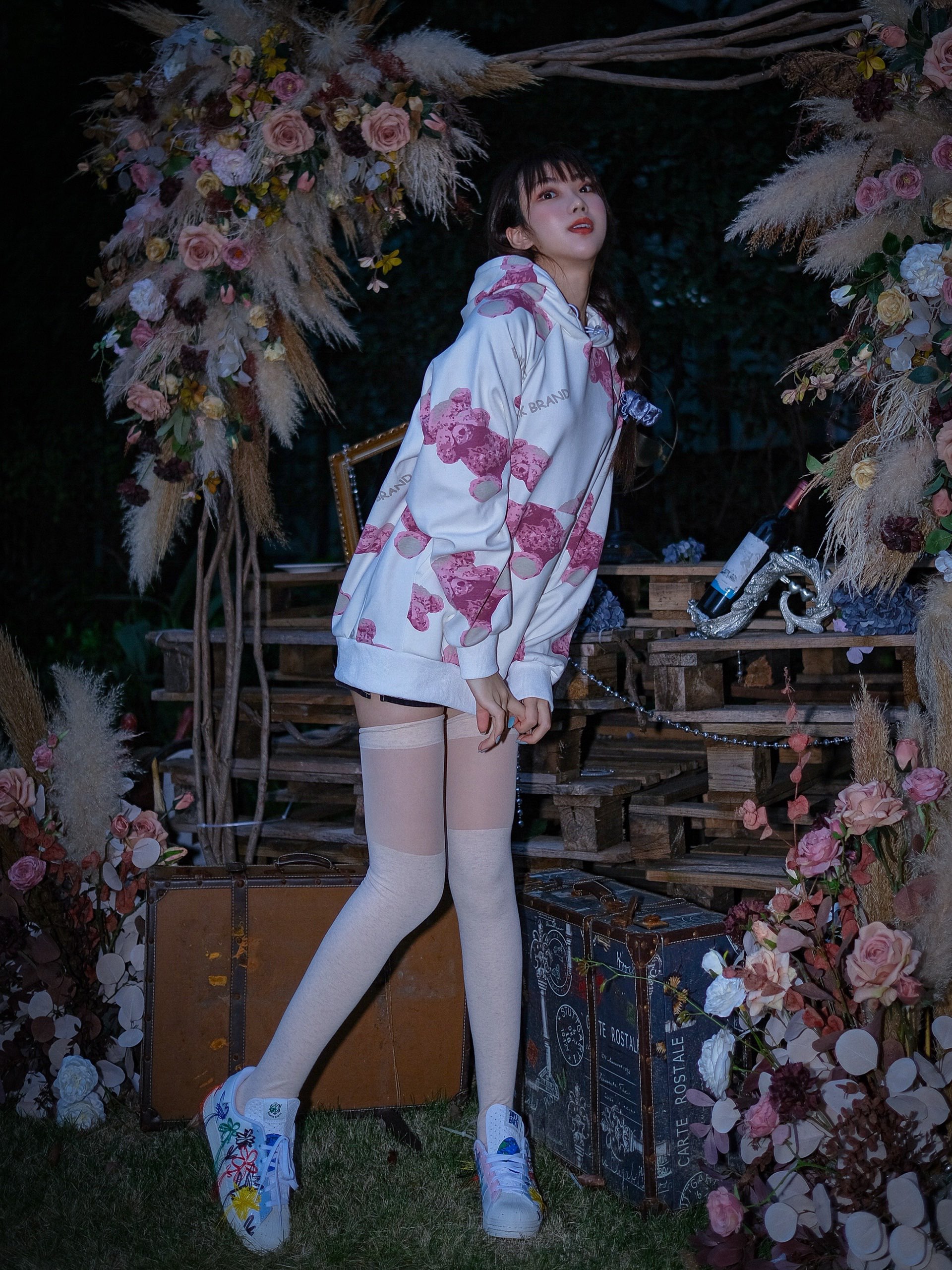 天气转凉,记得穿厚点袜子哦!