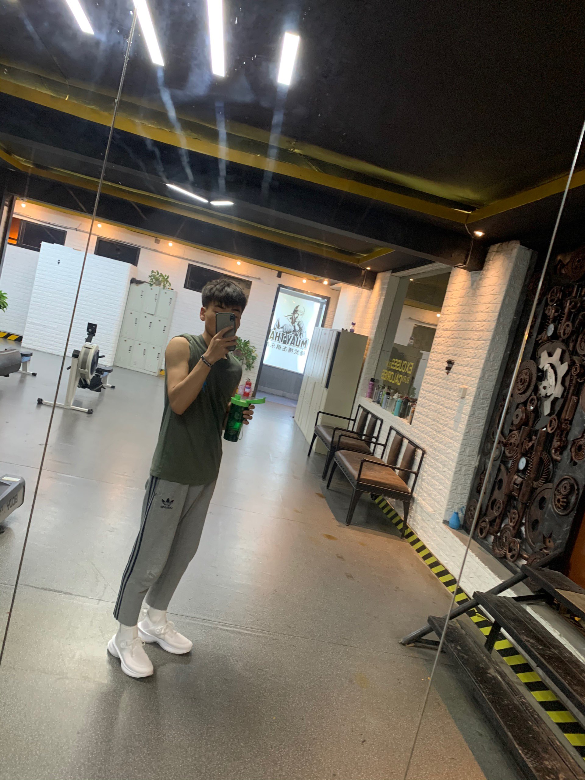  
 👟评论问我尺码 
上脚感觉还不错。