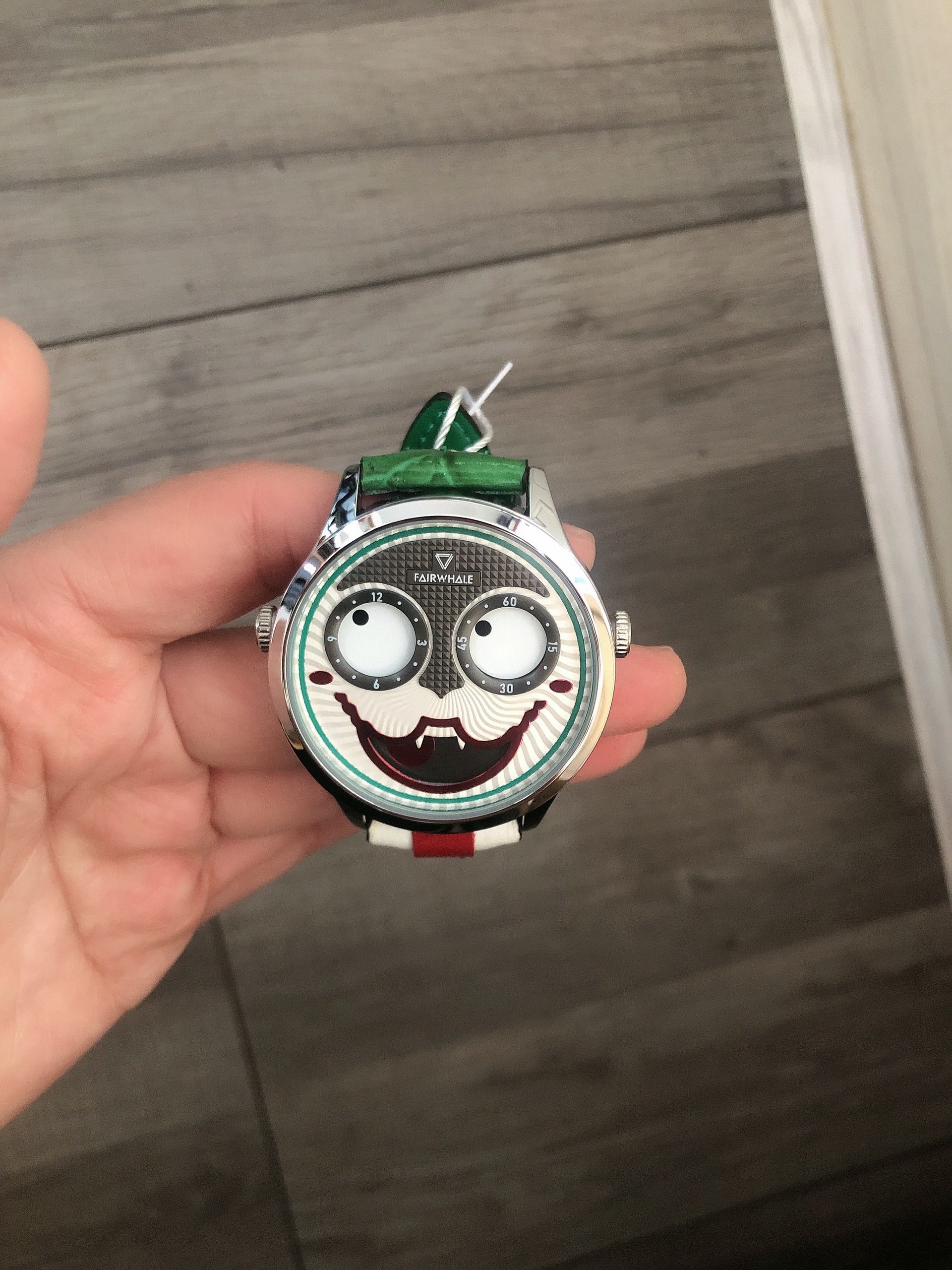 看起来非常高档一点不输其他大牌，时间也走