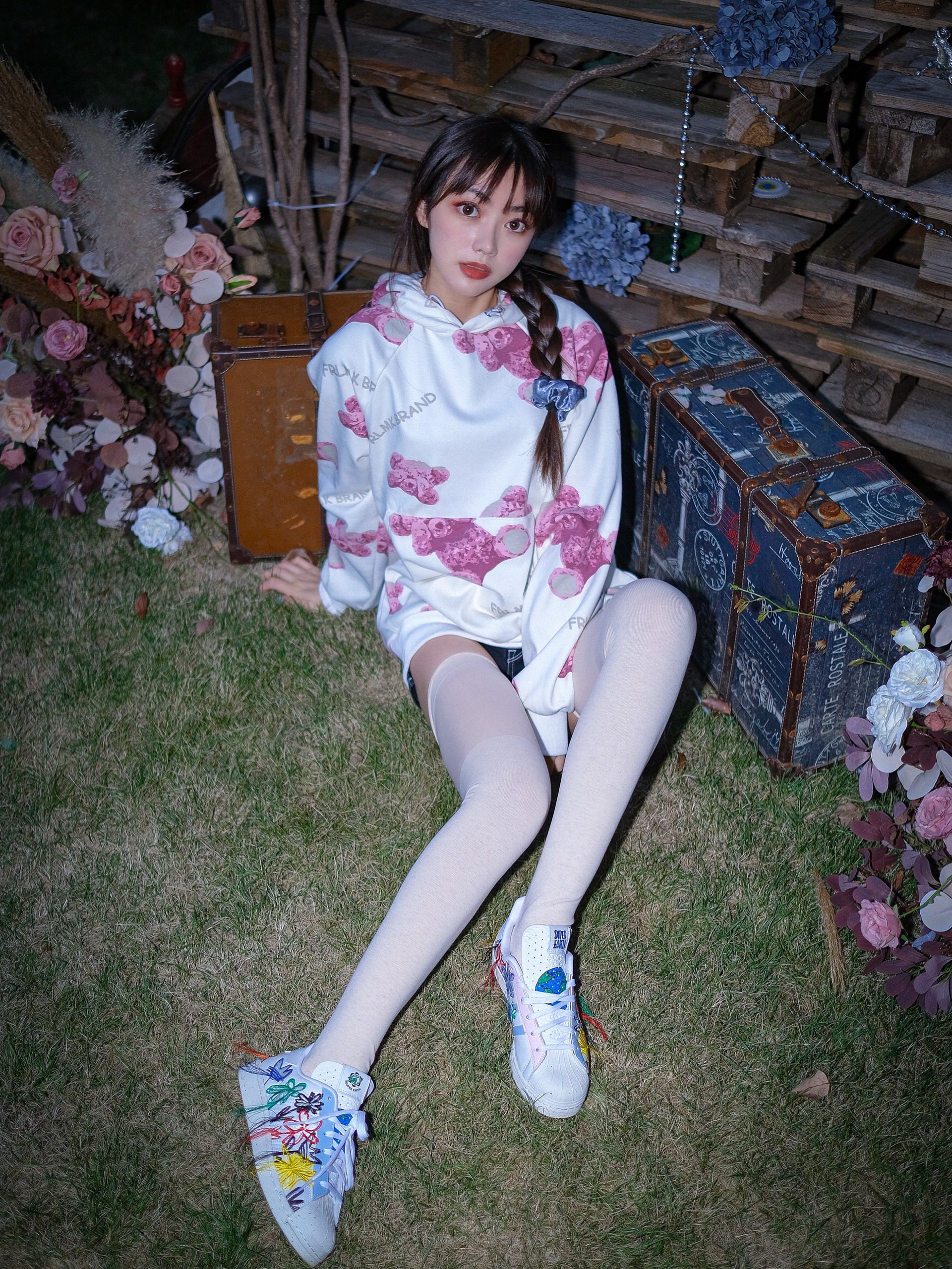 天气转凉,记得穿厚点袜子哦!