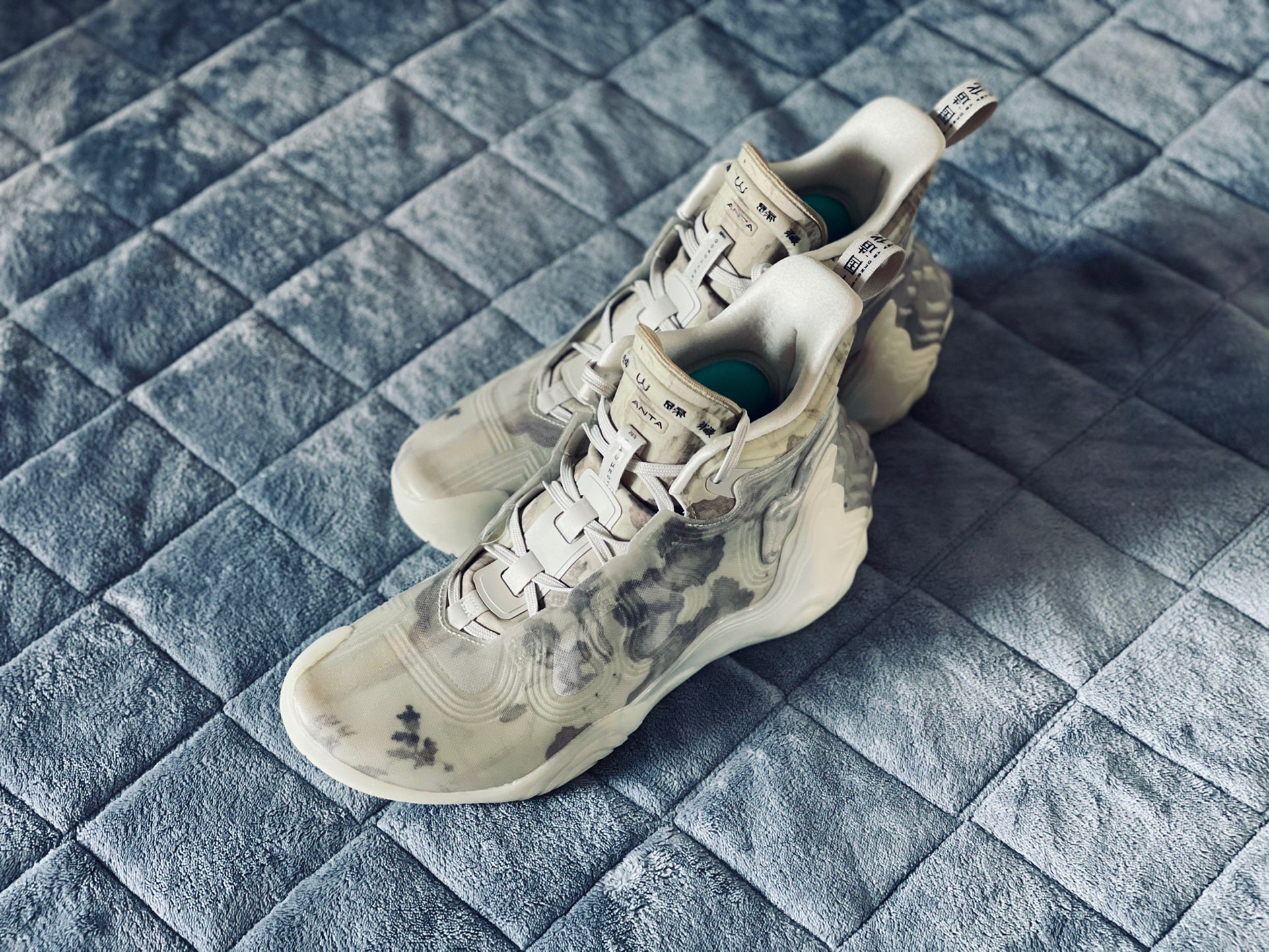 在买海沃德2的时候 我在安踏旗舰店逛了好